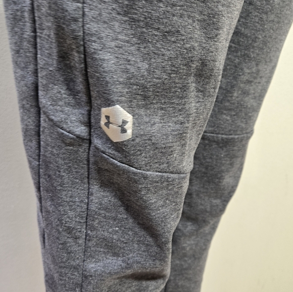 Under Armour Celliant Athletic Gray Pants Women's Size Medium  Wisconsin Badgers - Picture 4 of 8